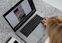 Effectieve huiswerkbegeleiding en het gebruik van online hulpmiddelen Effectieve huiswerkbegeleiding en het gebruik van online hulpmiddelen